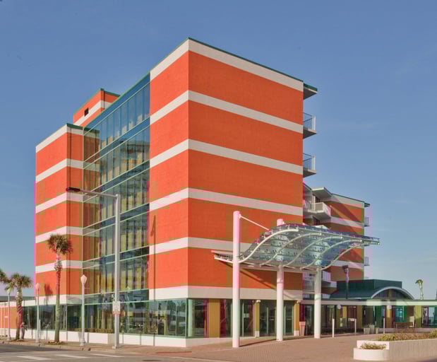 Images Holiday Inn & Suites Virginia Beach - North Beach by IHG