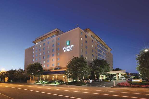 Images Embassy Suites by Hilton Charleston