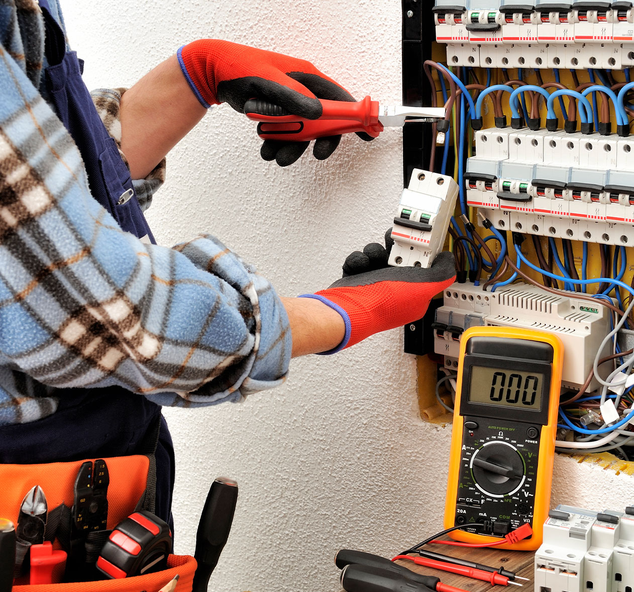 Electrician serving Genesee, Livingston, and Shiawassee County.