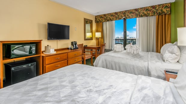 Images Holiday Inn & Suites Clearwater Beach by IHG