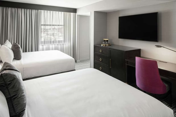 Images The Axis Moline Hotel, Tapestry Collection by Hilton