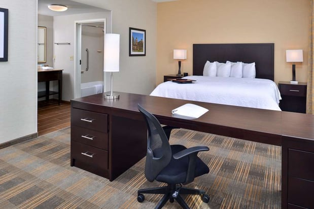 Images Hampton Inn & Suites California University-Pittsburgh