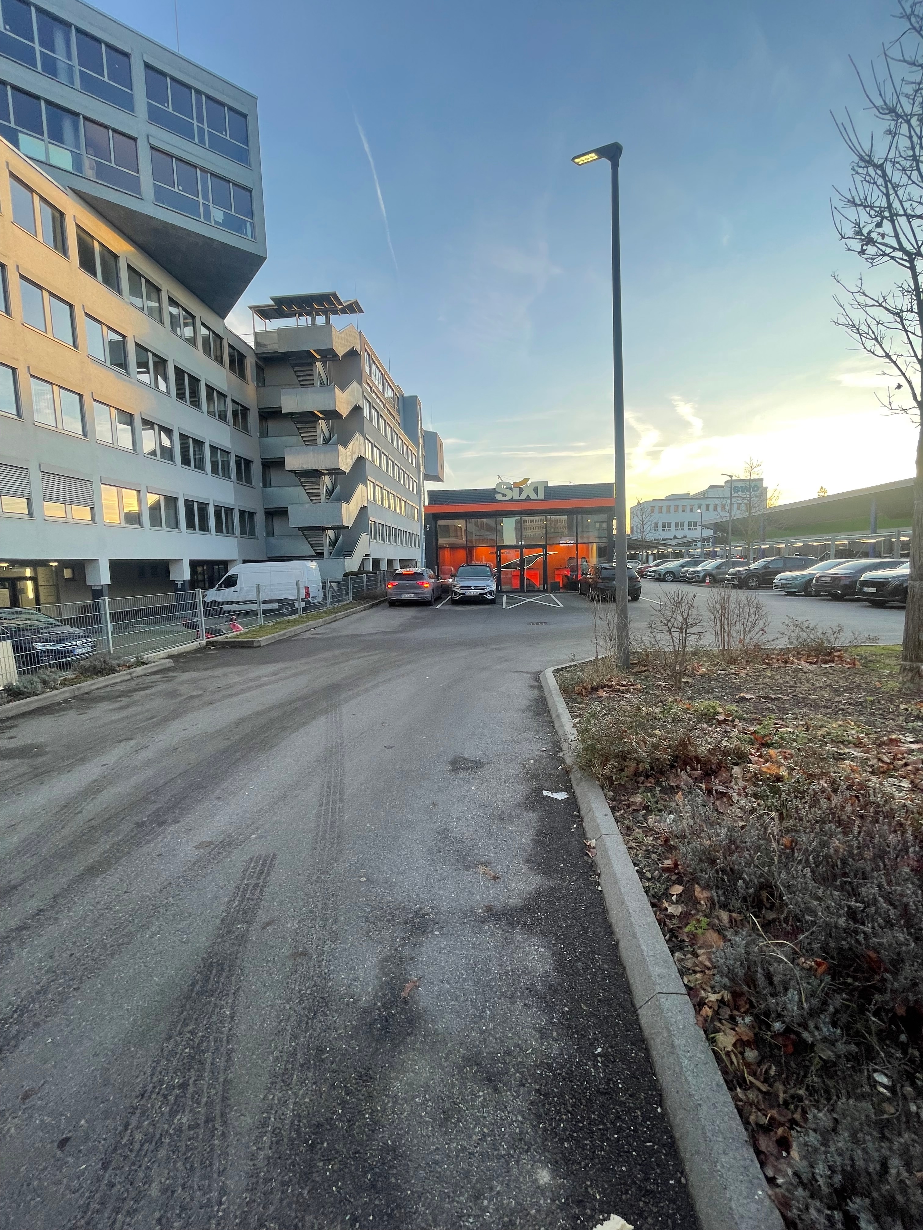 SIXT Mietwagen & Transporter mieten Stuttgart Vaihingen, Industriestr. 26 in Stuttgart