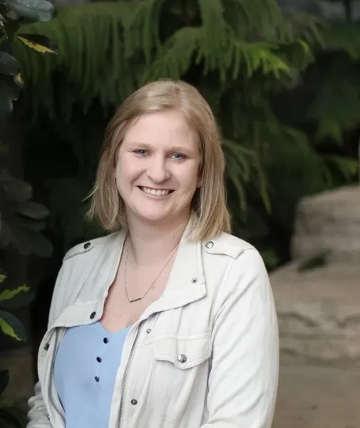Mackenzie Esson - Bloomington, MN - Mental Health Counseling, Clinical Social Worker, Psychologist