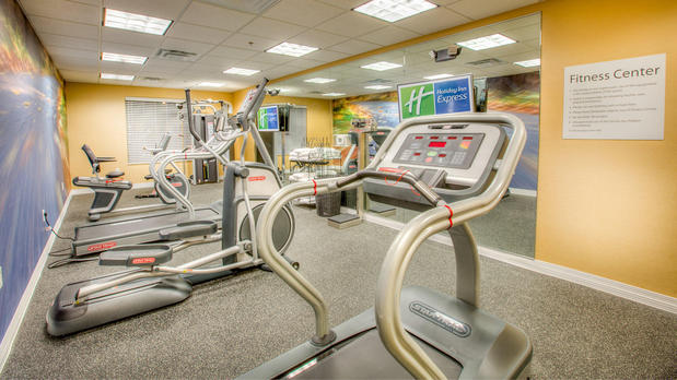 Images Holiday Inn Express Wichita South by IHG