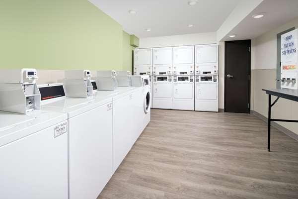 Images WoodSpring Suites Miami Southwest