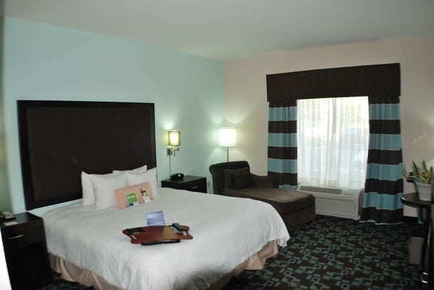 Images Hampton Inn & Suites Nashville @ Opryland
