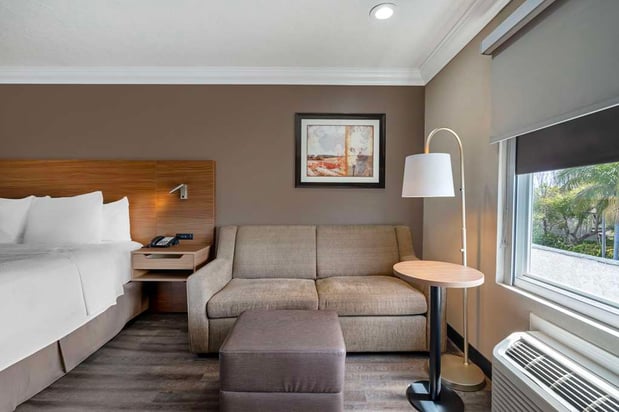 Images Best Western Plus Newport Mesa Inn