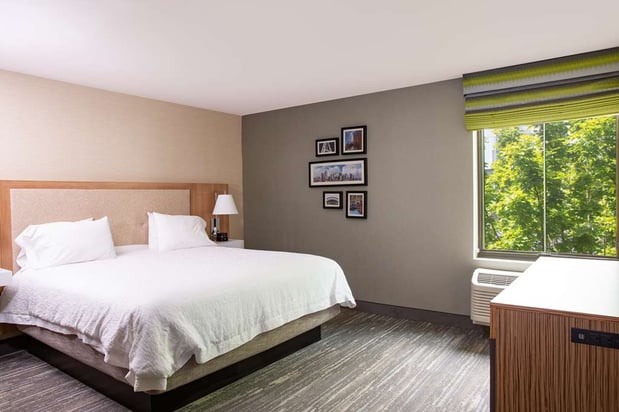 Images Hampton Inn & Suites Seattle-Downtown