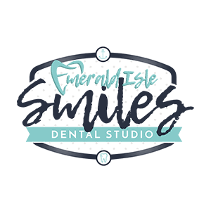 Emerald Isle Smiles: Aubrey Myers, DDS Logo