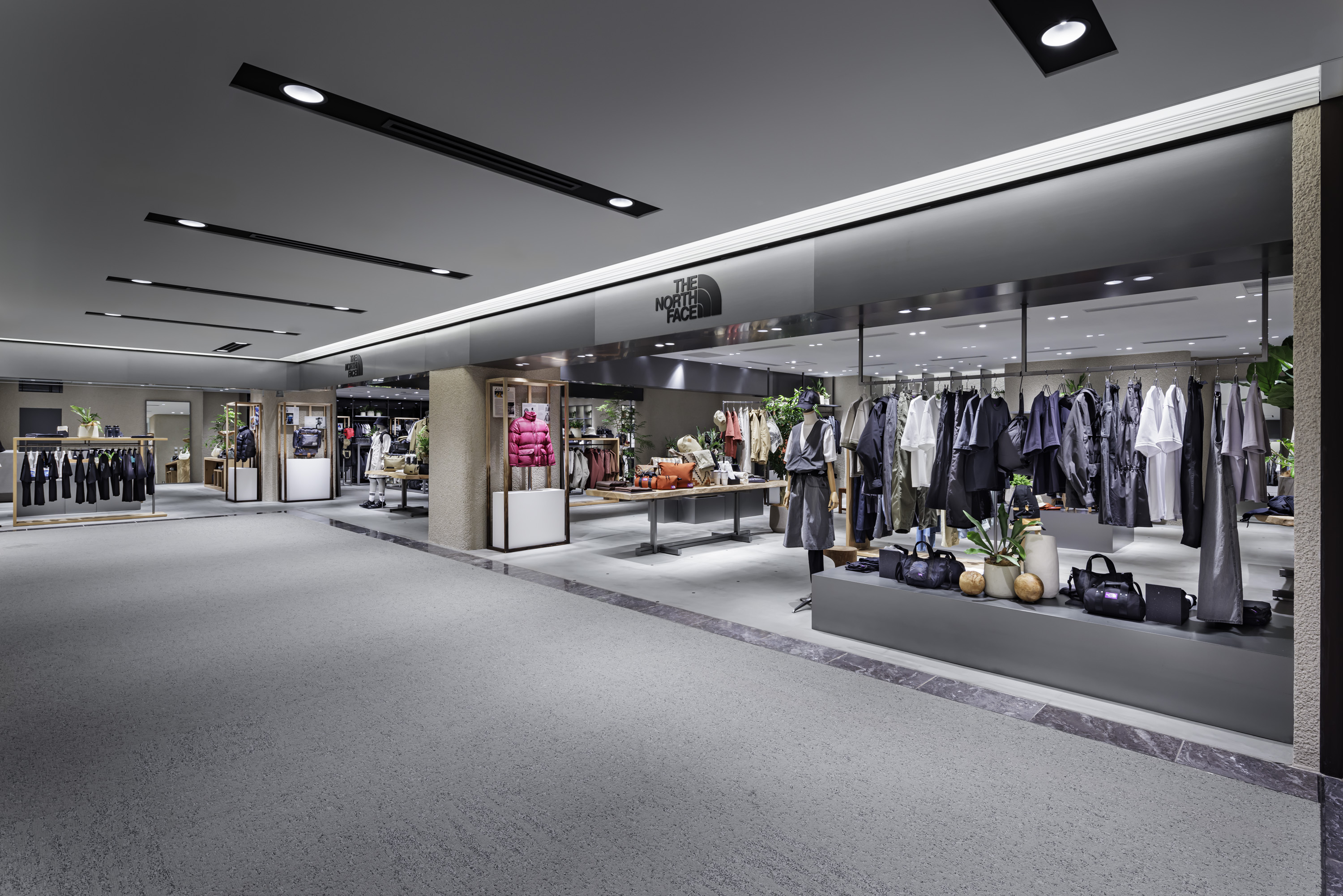 Images THE NORTH FACE（ザ・ノース・フェイス）丸の内