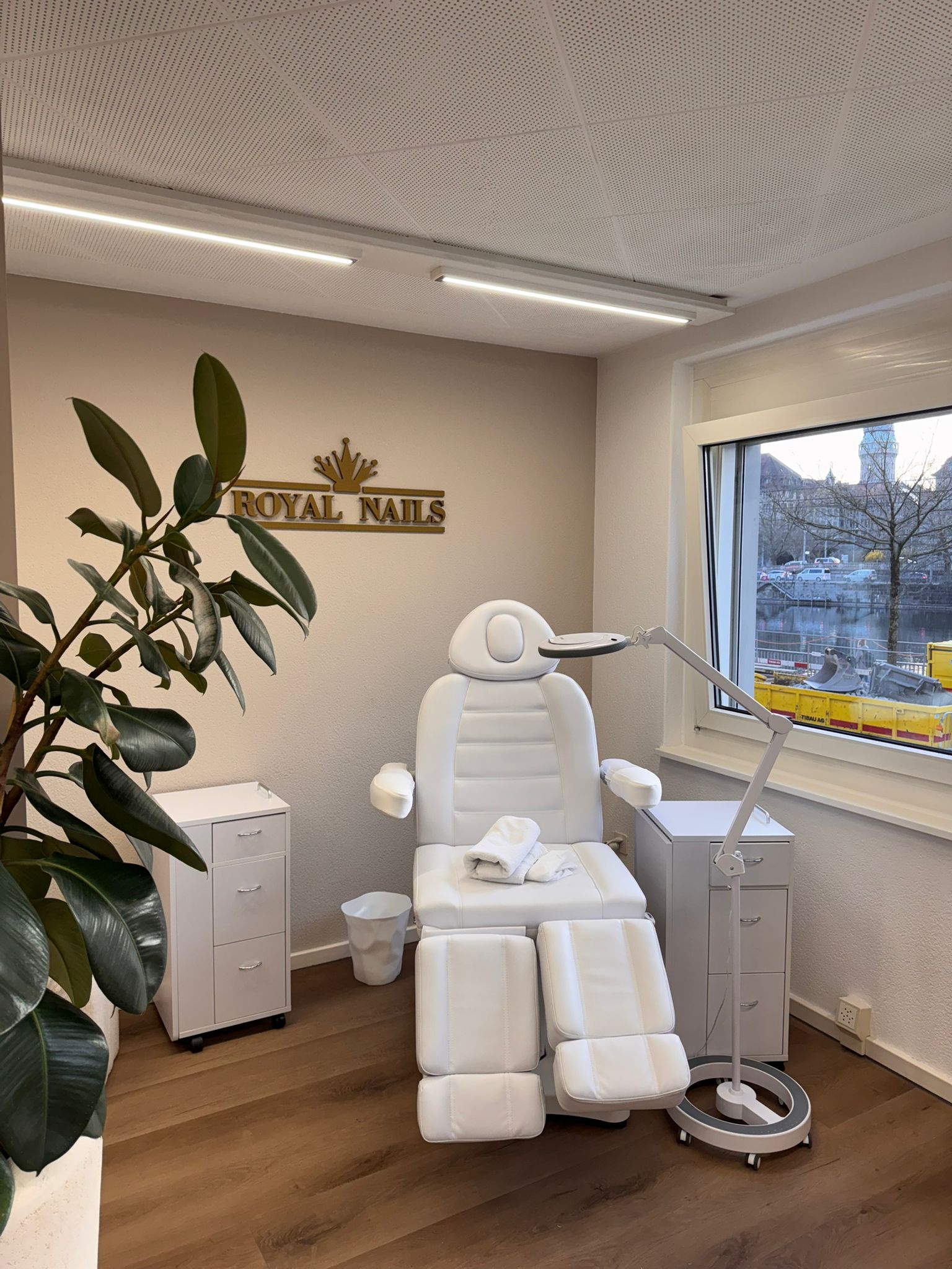 Royal Nails Akademie GmbH, Limmatquai 116 in Zürich