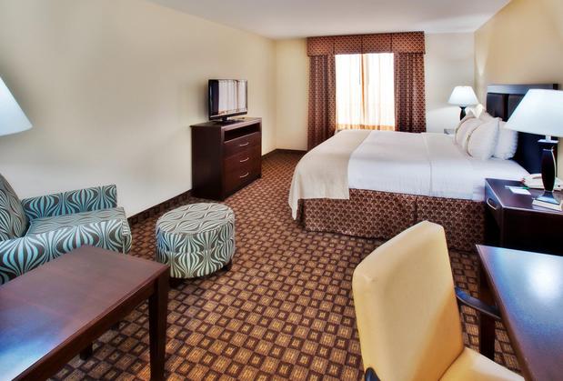 Images Holiday Inn Quincy, an IHG Hotel