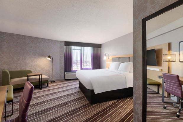 Images Holiday Inn Philadelphia Arpt-Stadium Area by IHG