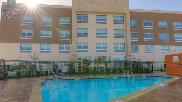 Images Holiday Inn Express & Suites Tulsa Midtown by IHG