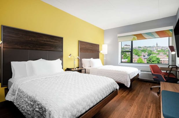 Images Tru by Hilton Baltimore Harbor East