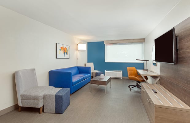 Images Holiday Inn Express Atlanta Airport - North by IHG