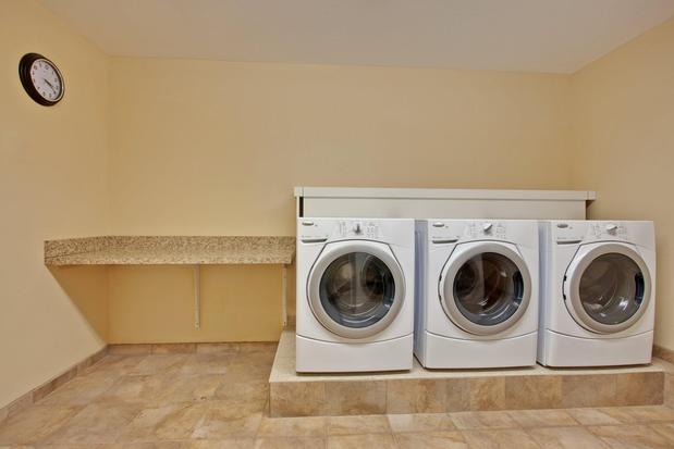 Images Candlewood Suites Murfreesboro by IHG