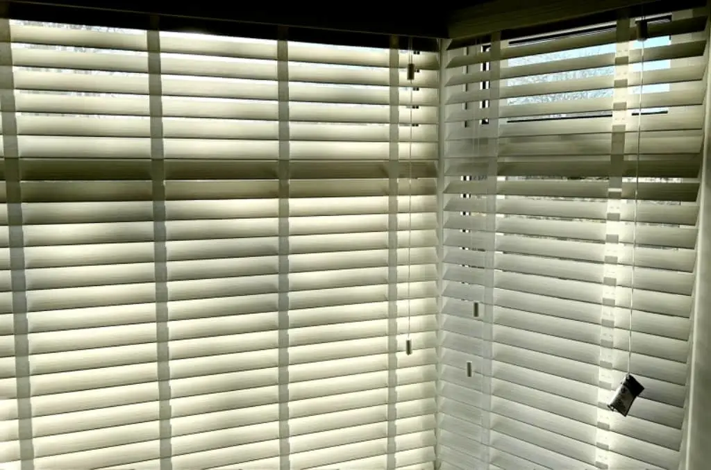 Images Household Bargain Centre & Chantelle Blinds