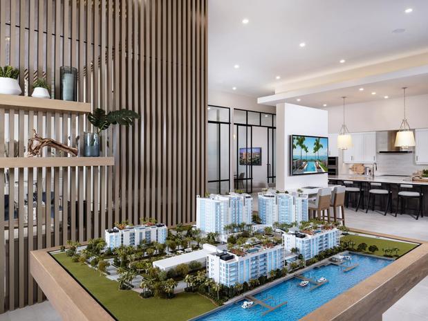 Images Ritz-Carlton Residences, Naples Sales Gallery