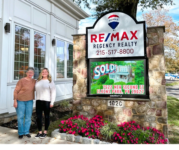 Images RE/MAX Regency Realty