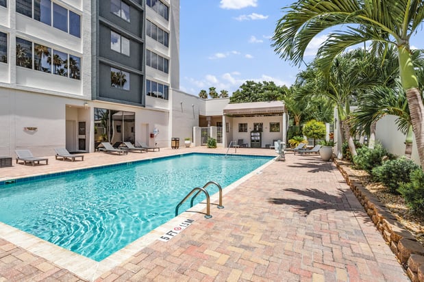 Images Holiday Inn Tampa Westshore - Airport Area by IHG