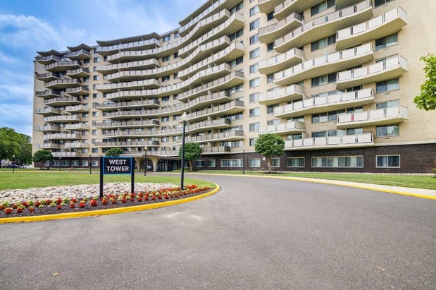 Images Towers of Windsor Park Apartment Homes