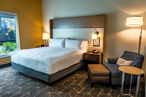 Images Holiday Inn & Suites Oakland - Airport by IHG