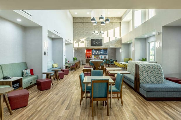 Images Hampton Inn & Suites Cleburne