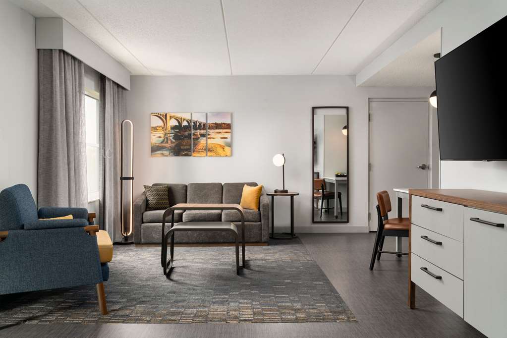 Guest room