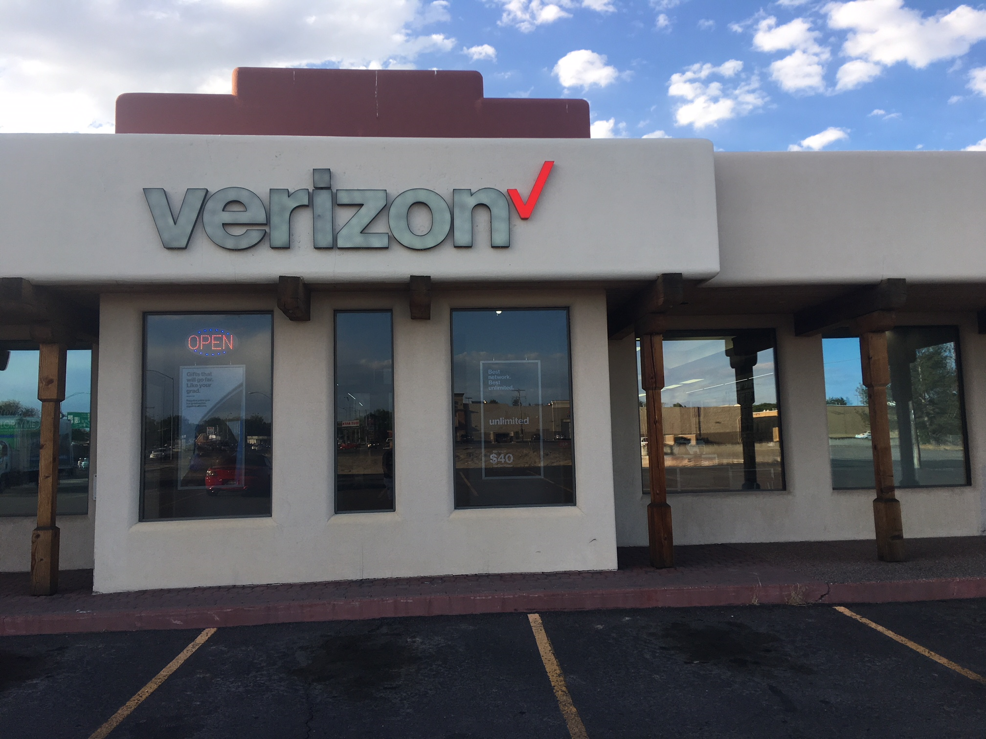 Verizon Authorized Retailer – GoWireless Photo