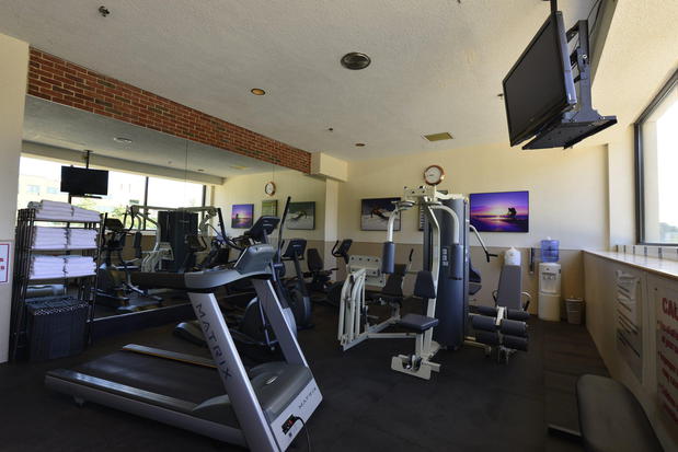 Images Holiday Inn & Suites Pittsfield-Berkshires by IHG