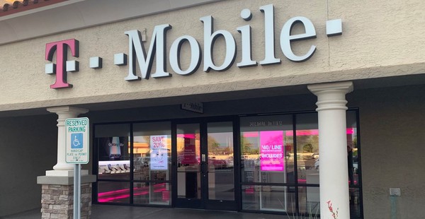 T Mobile Store At 245 E Bell Rd Suite 11 12 Phoenix Az T Mobile