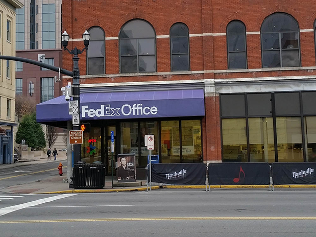 Images FedEx Office Print & Ship Center