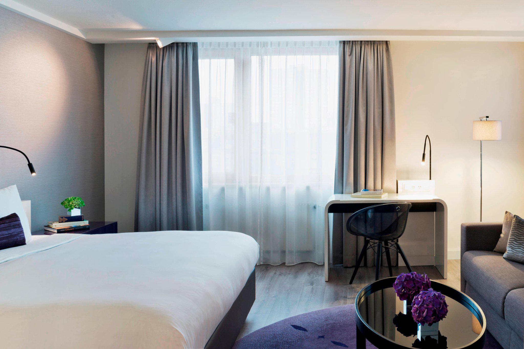 Renaissance Wien Hotel, Linke Wienzeile/Ullmannstrasse 71 in Vienna