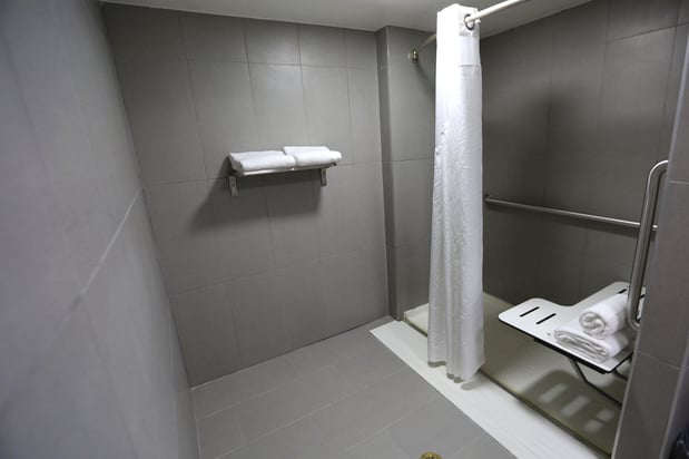 Images Holiday Inn & Suites Chicago North Shore (Skokie) by IHG