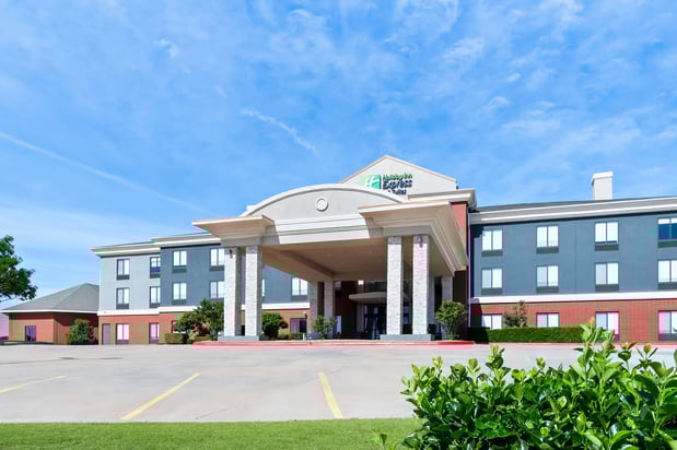 Images Holiday Inn Express & Suites Perry by IHG