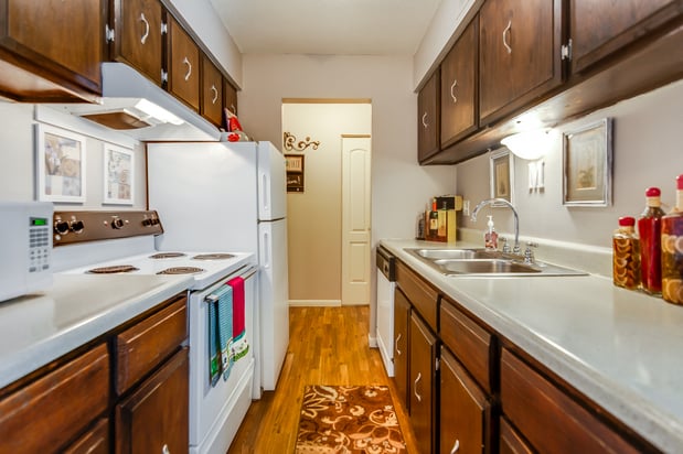 Images Forest Woods Apartments