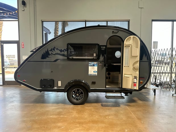 Images Blue Compass RV Las Vegas