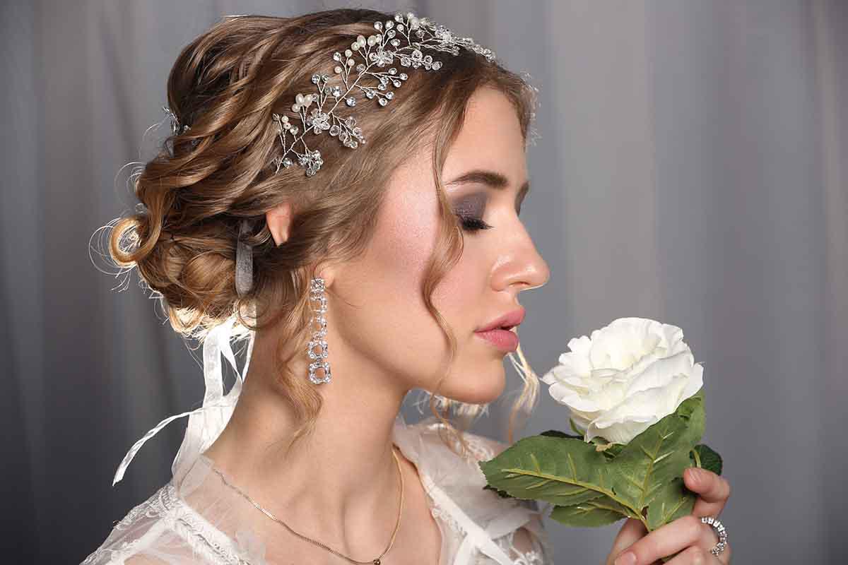 Bilder White Beauty Brautmode und Brautstyling