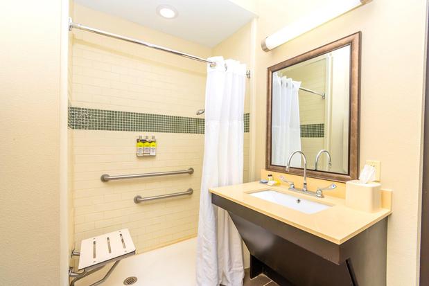 Images Staybridge Suites Houston IAH - Beltway 8 by IHG