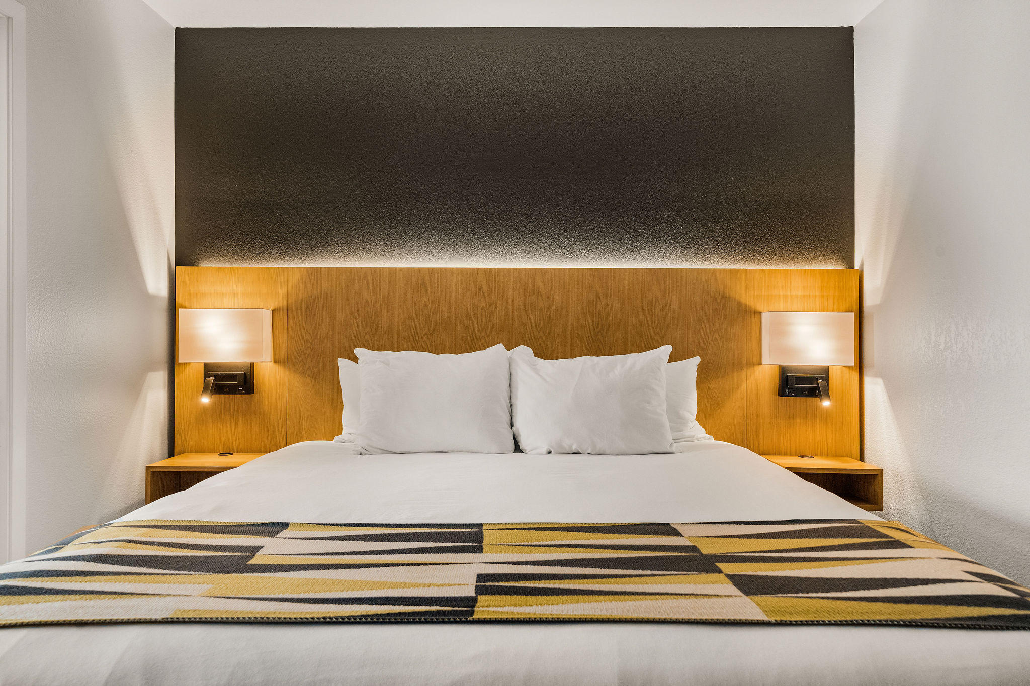 Oxford Suites Redding Guestrooms