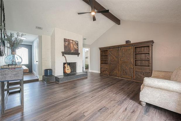 Images Cesar Espinoza Realtor/ Equity Houston