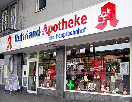 Aussenansicht der Ruhrland-Apotheke am Hbf.