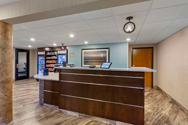 Images Best Western Plus Landmark Inn