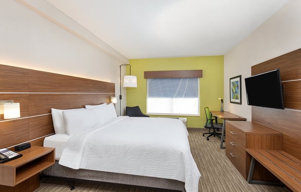 Images Holiday Inn Express & Suites Birmingham - Inverness 280 by IHG