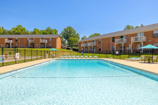 Images Lindsey Manor Apartments