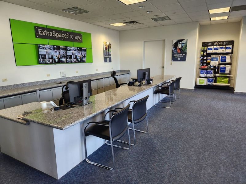 Images Extra Space Storage