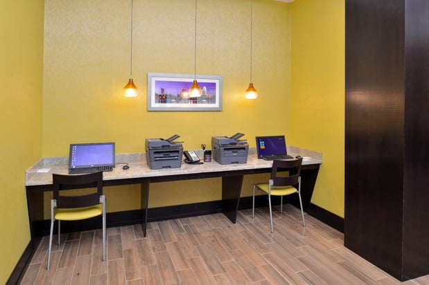Images Holiday Inn Express & Suites Austin South by IHG