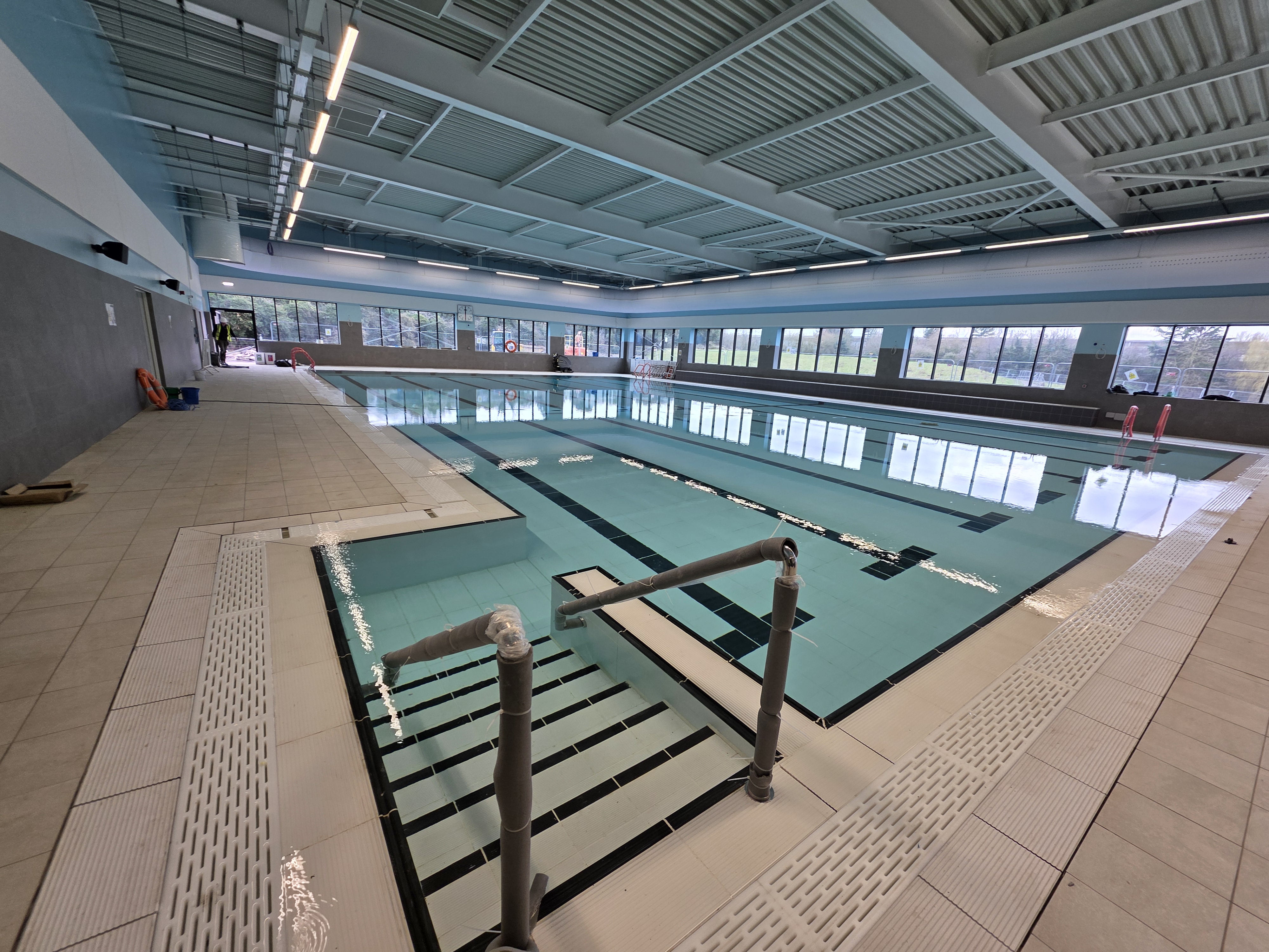 There are two pools at the Bedworth Physical Activity Hub. The main pool is a 25m, 8-lane swimming pool, which hosts most of the swim sessions, including lane swimming, family swim sessions and Everyone Active's award-winning swimming lessons. There's also a smaller learner pool with a moveable floor. This is ideal for smaller children experiencing water for the first time.